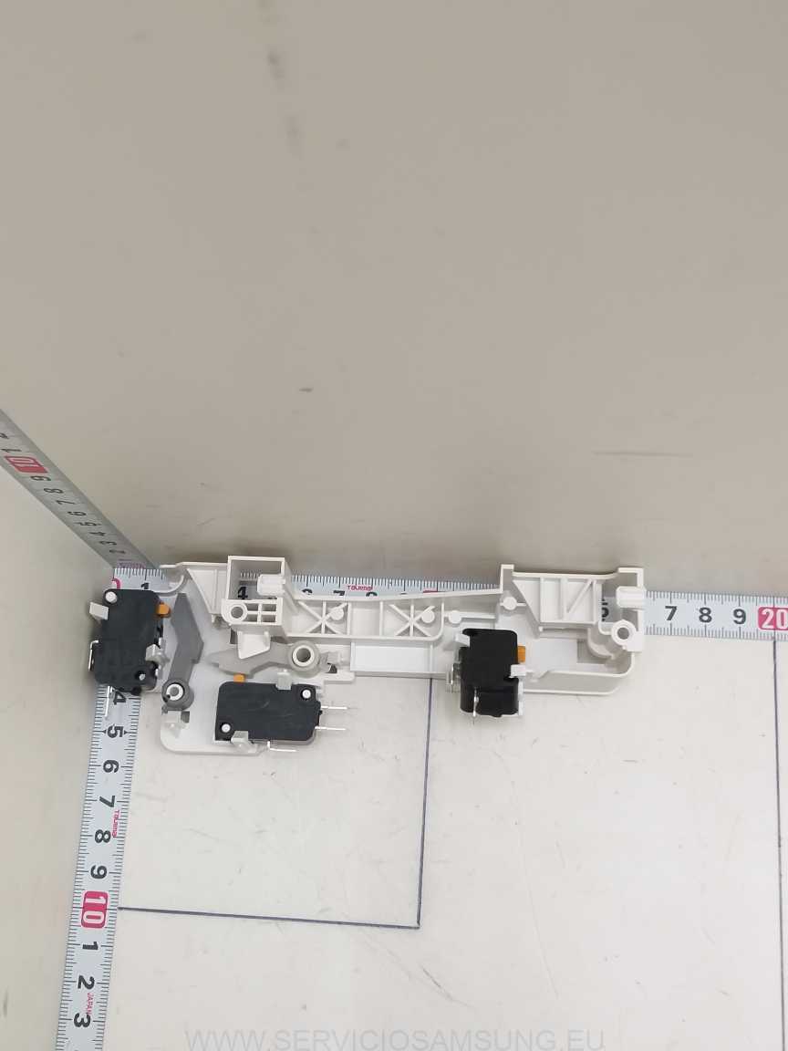 DE94-02317B Conjunto soporte y cierres microondas Samsung